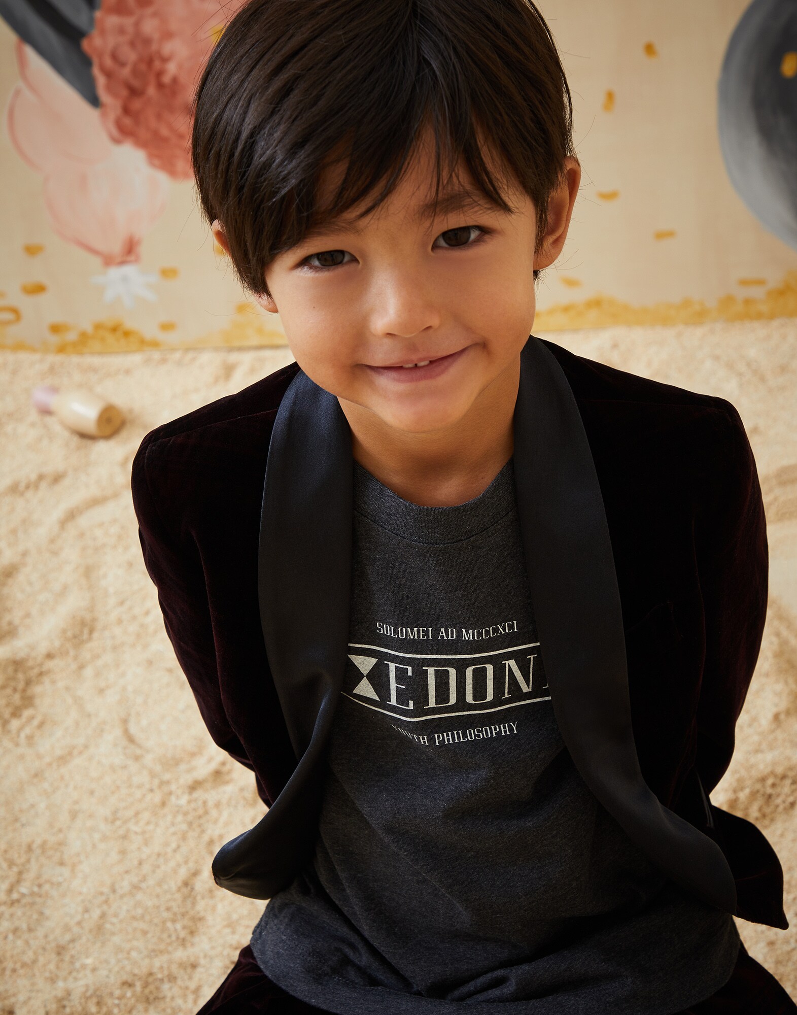 T-Shirt - Editorial view