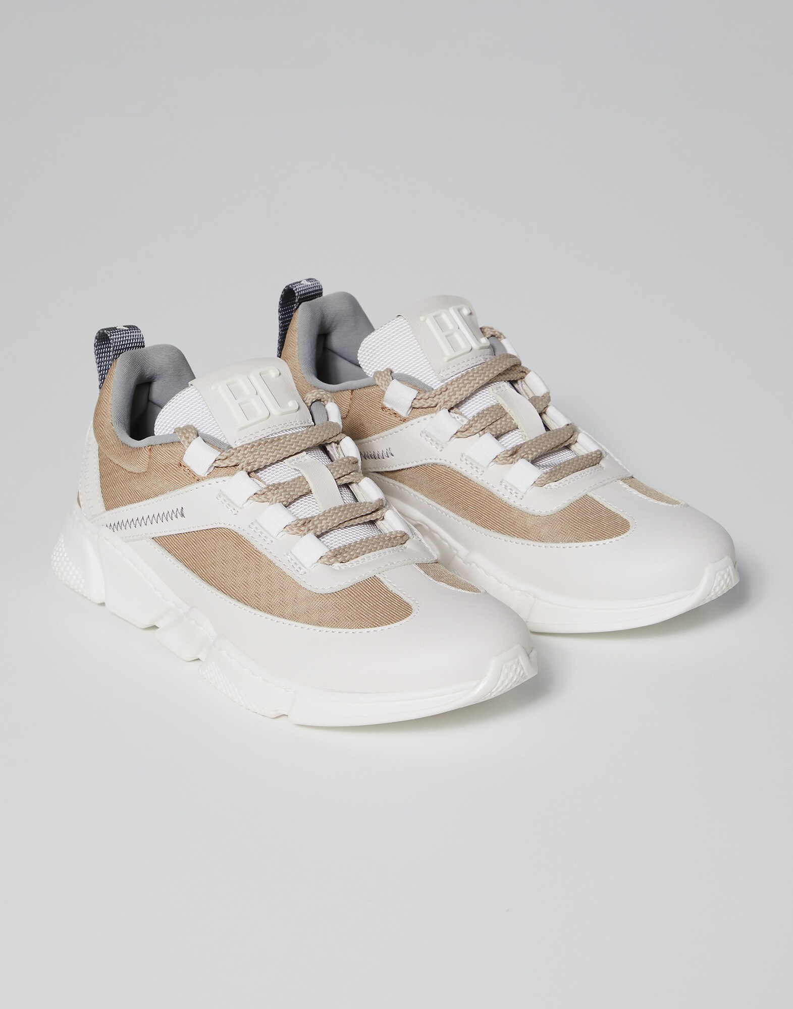 Sneakers - Front view