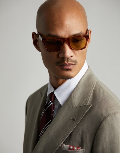 Mr. Brunello - 全身视角