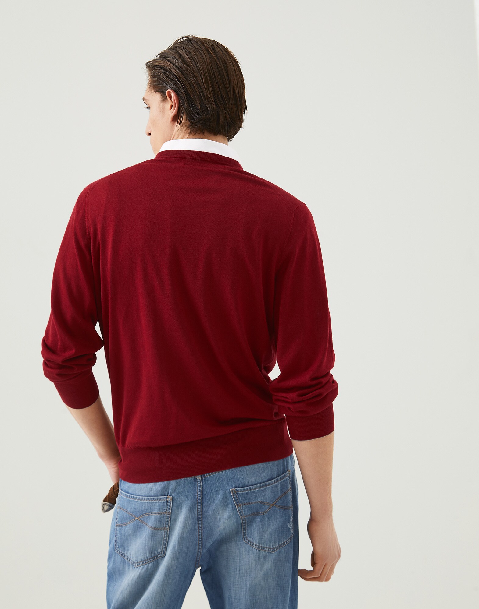 V-neck - Back view
