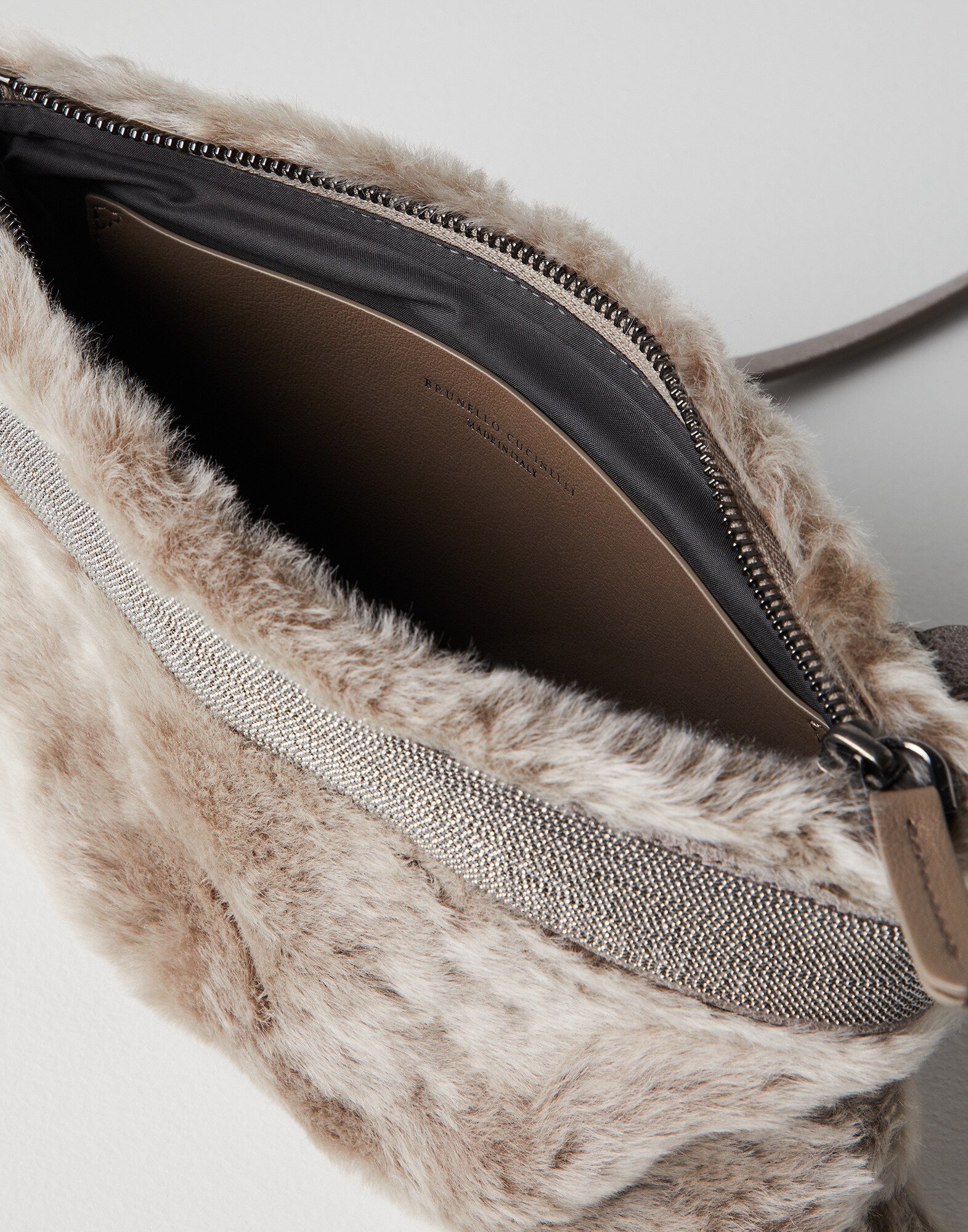 Crossbody Bag - Full look