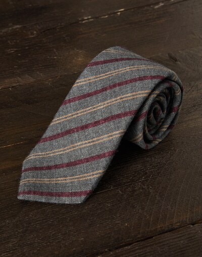 Tie - Detail view