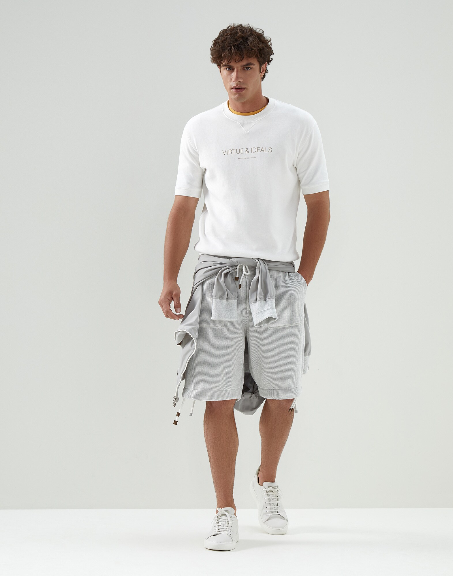 Short Sleeve T-Shirt - Full look