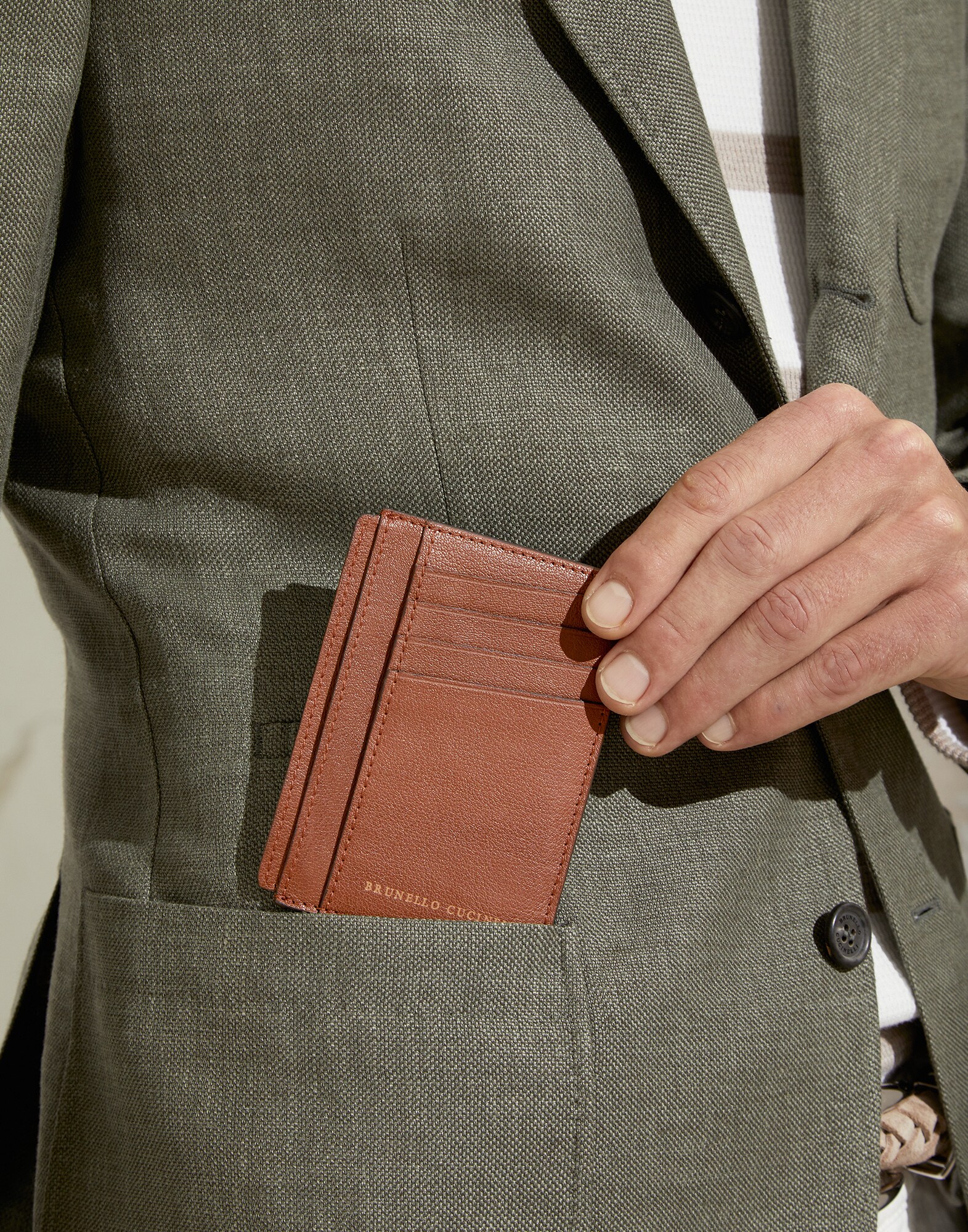 Card Holder - Editorial view