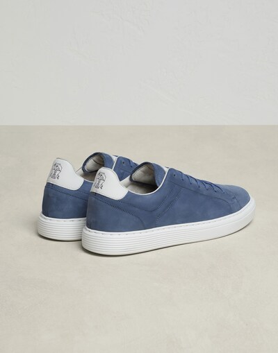 Sneakers - Back view