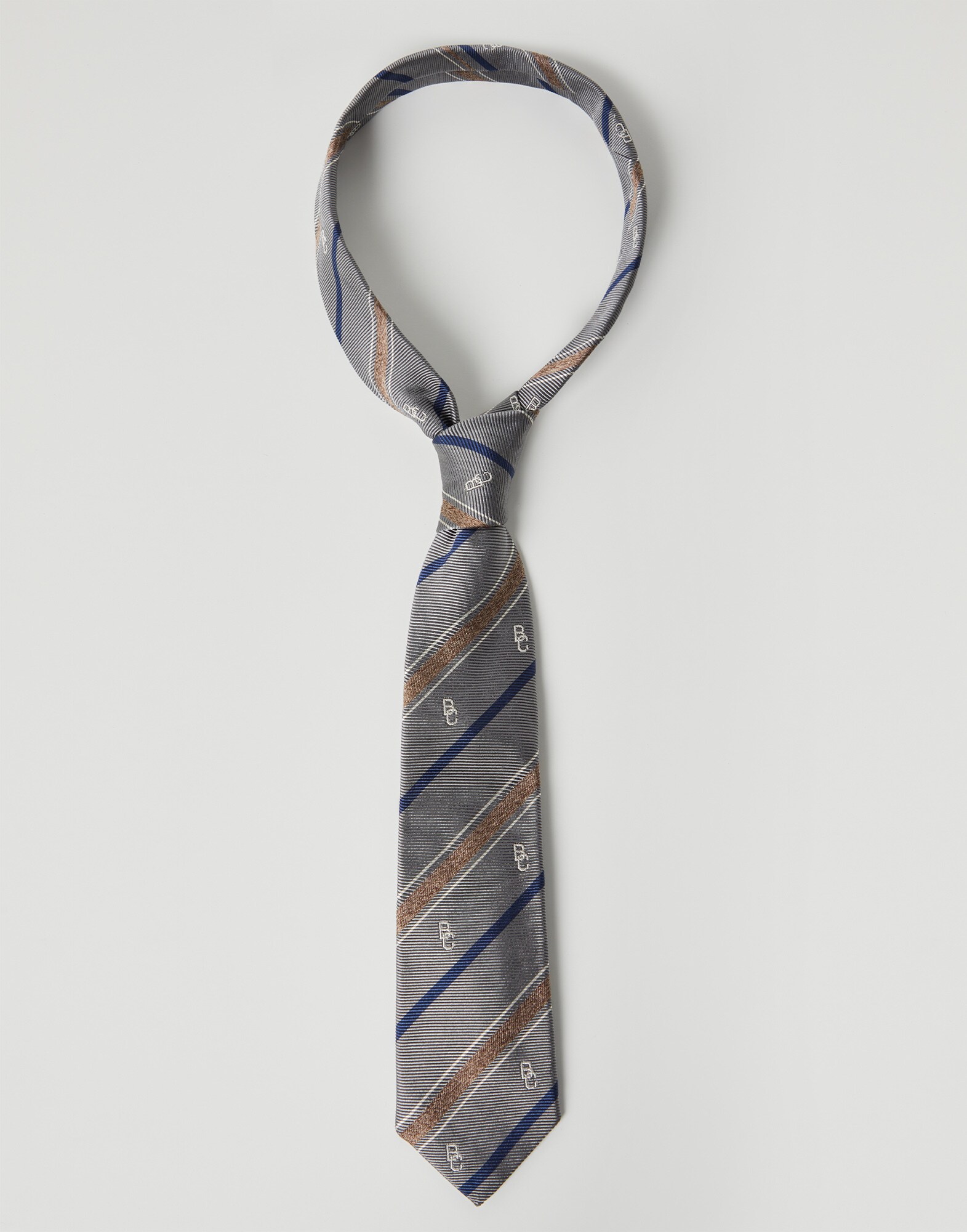 Silk necktie