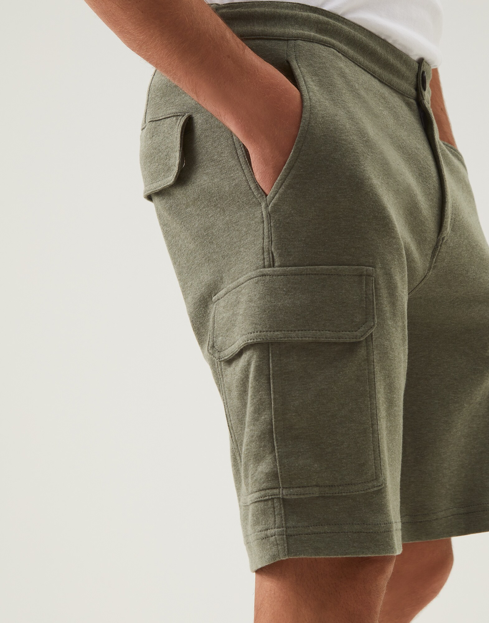 Bermuda Shorts - Detail view