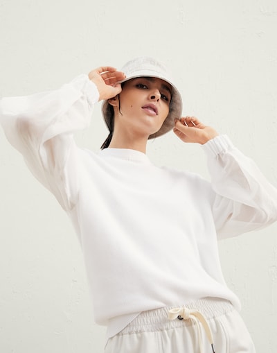 Crewneck - Editorial view