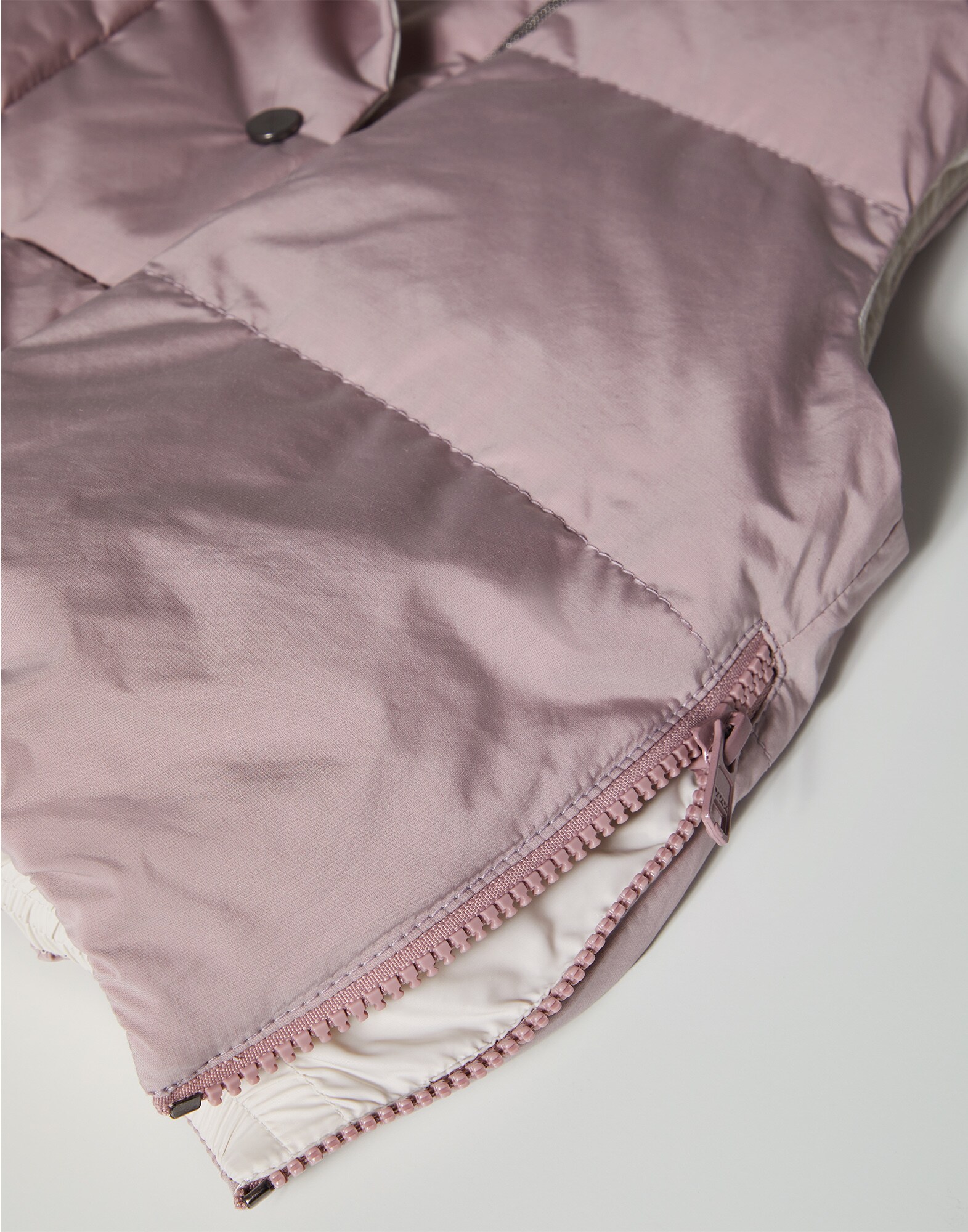 Down Jacket - Detail view
