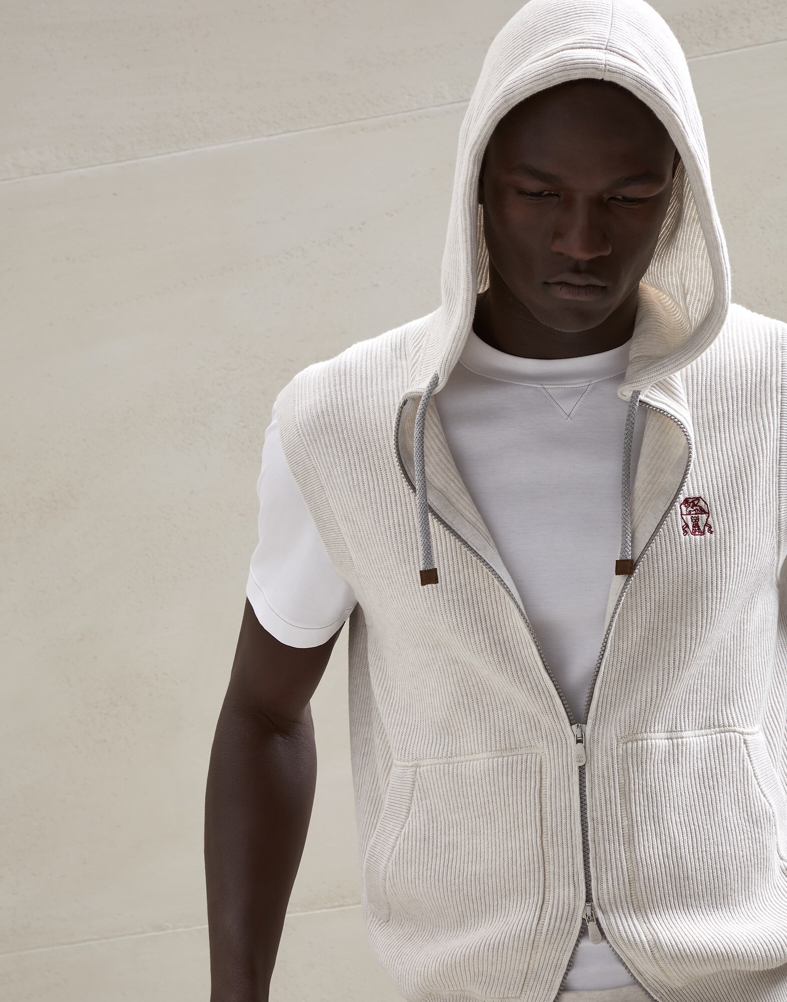 Sweatshirt - Editorial view