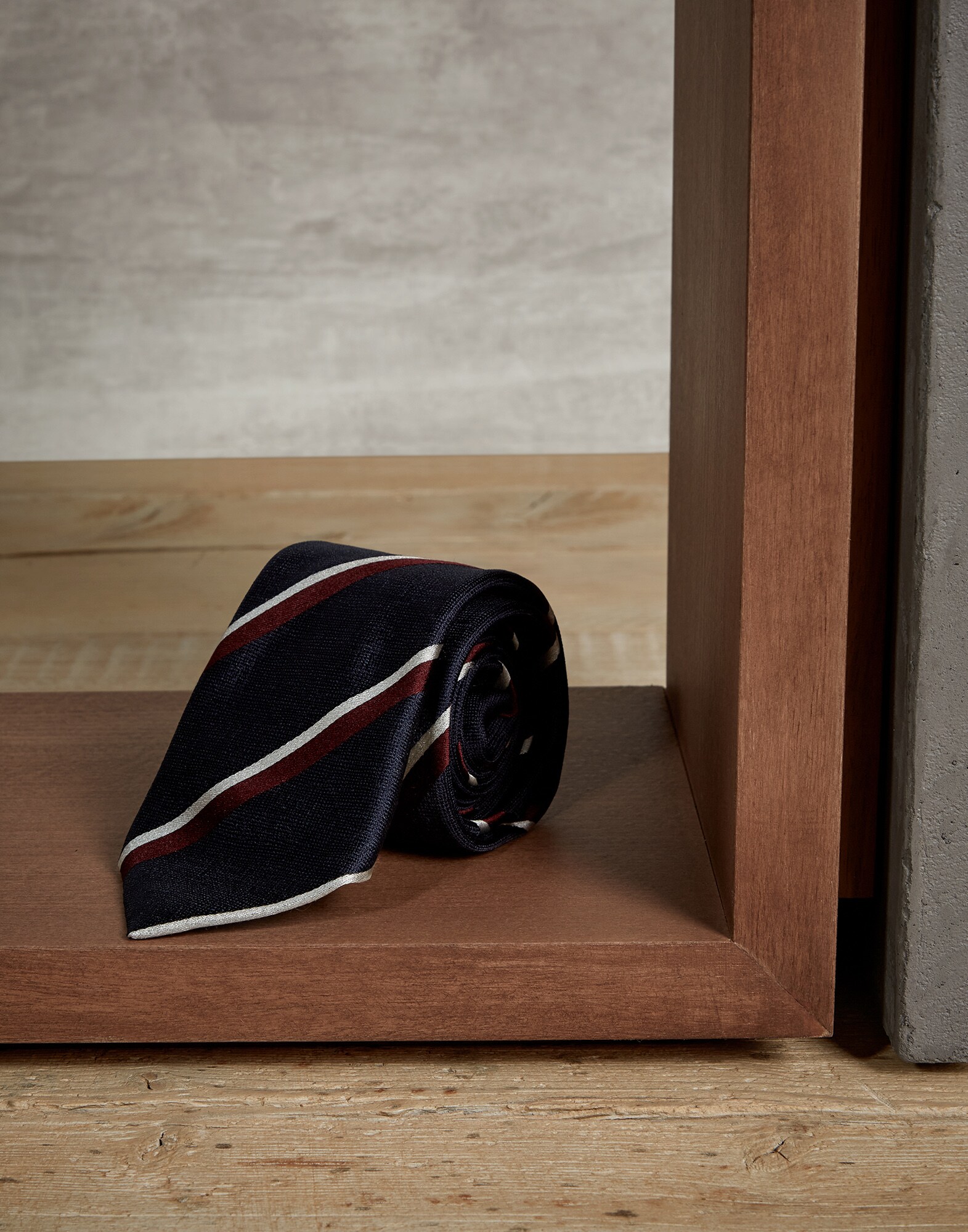 Tie - Back view