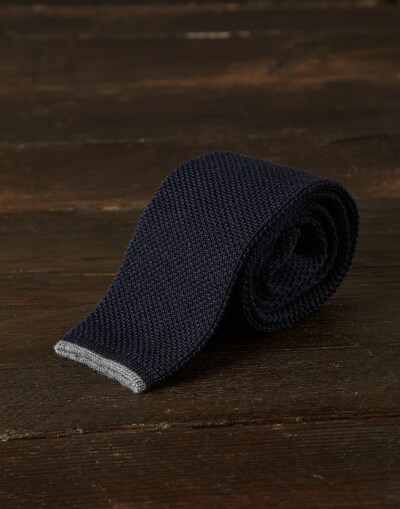 Tie - Detail view