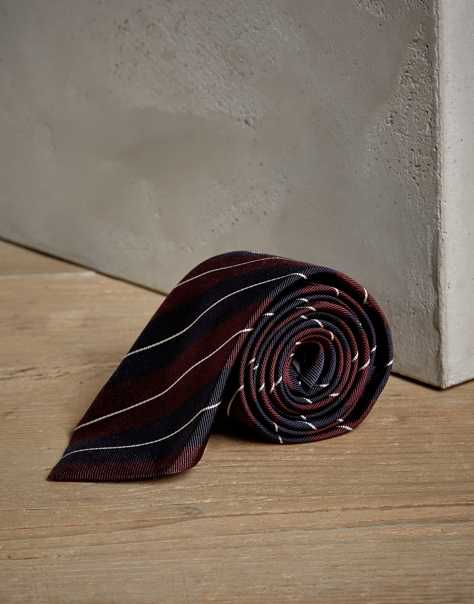Tie - Back view