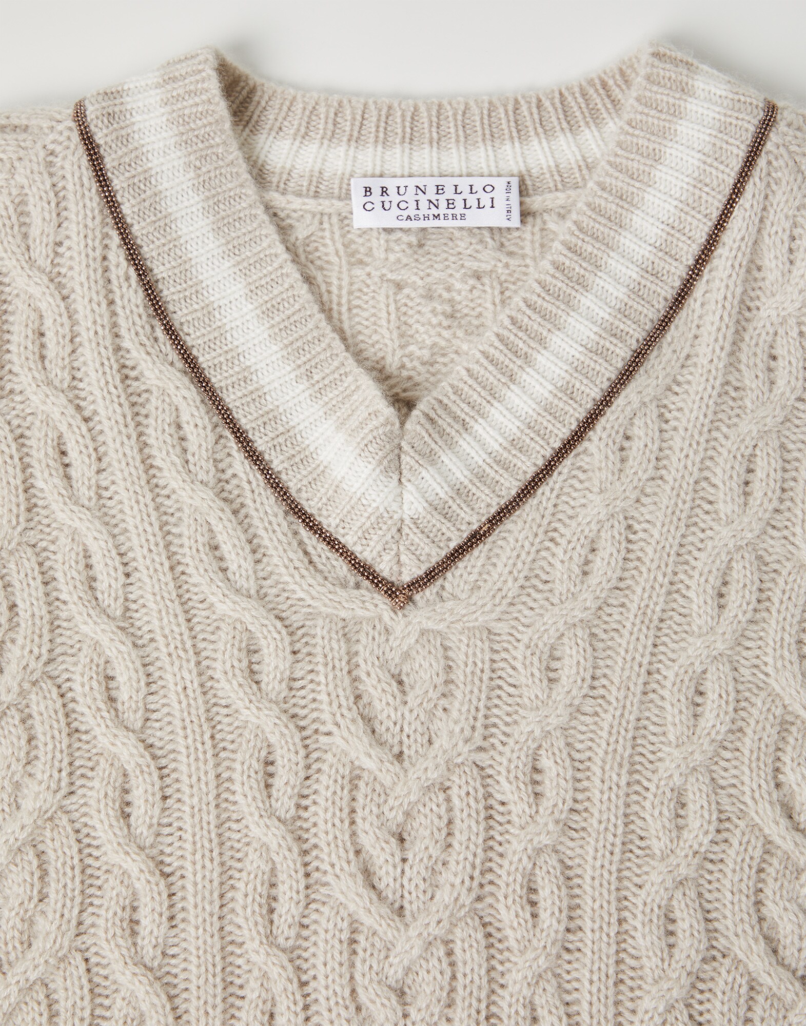Cable knit sweater
                            Buff Girl - Brunello Cucinelli
                        
