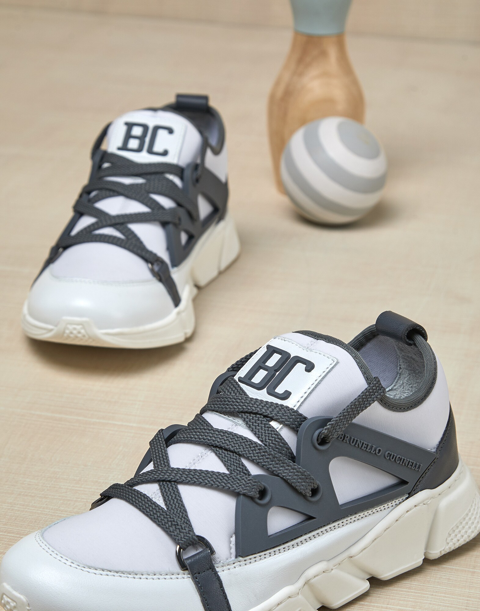 Sneakers - Detail view