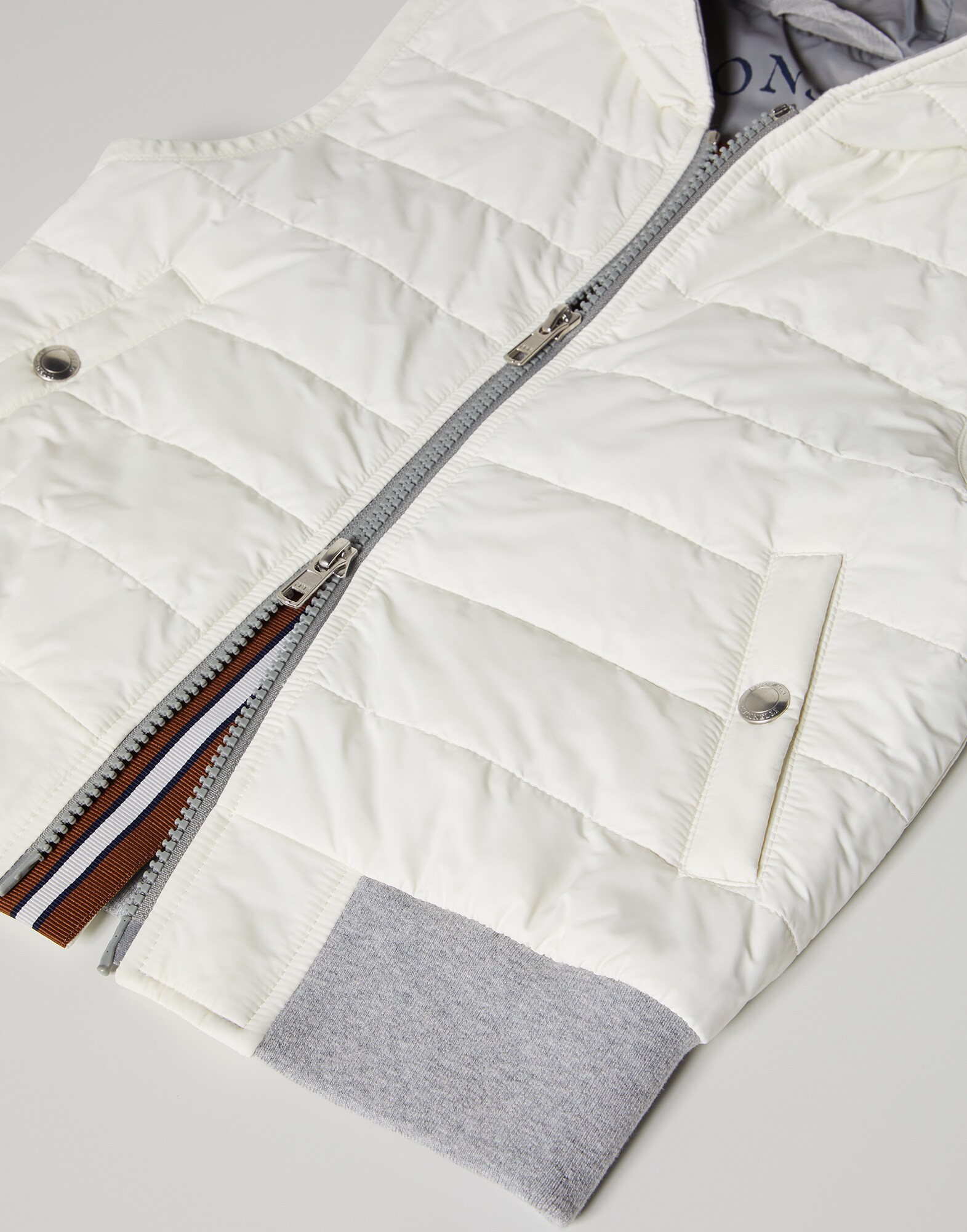 Down Jacket - Detail view