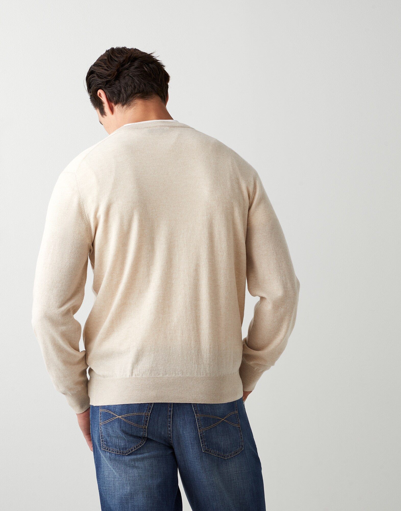 V-neck - Back view