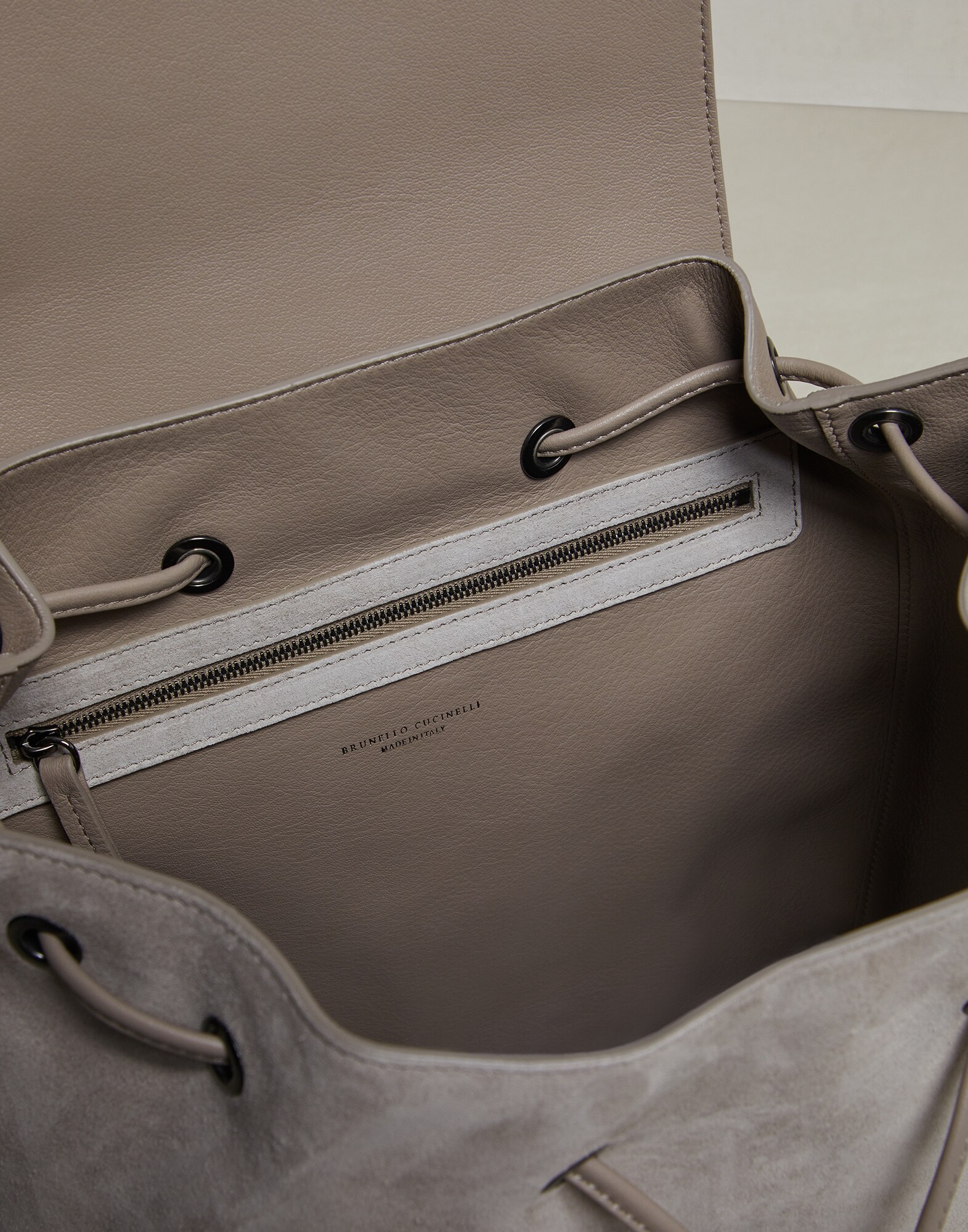 Crossbody Bag - Full look