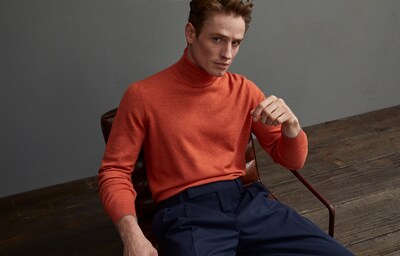 Turtleneck - Horizontal view