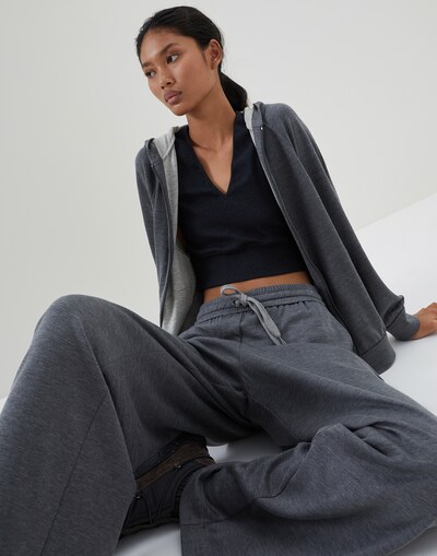 Sweatshirt - Editorial view