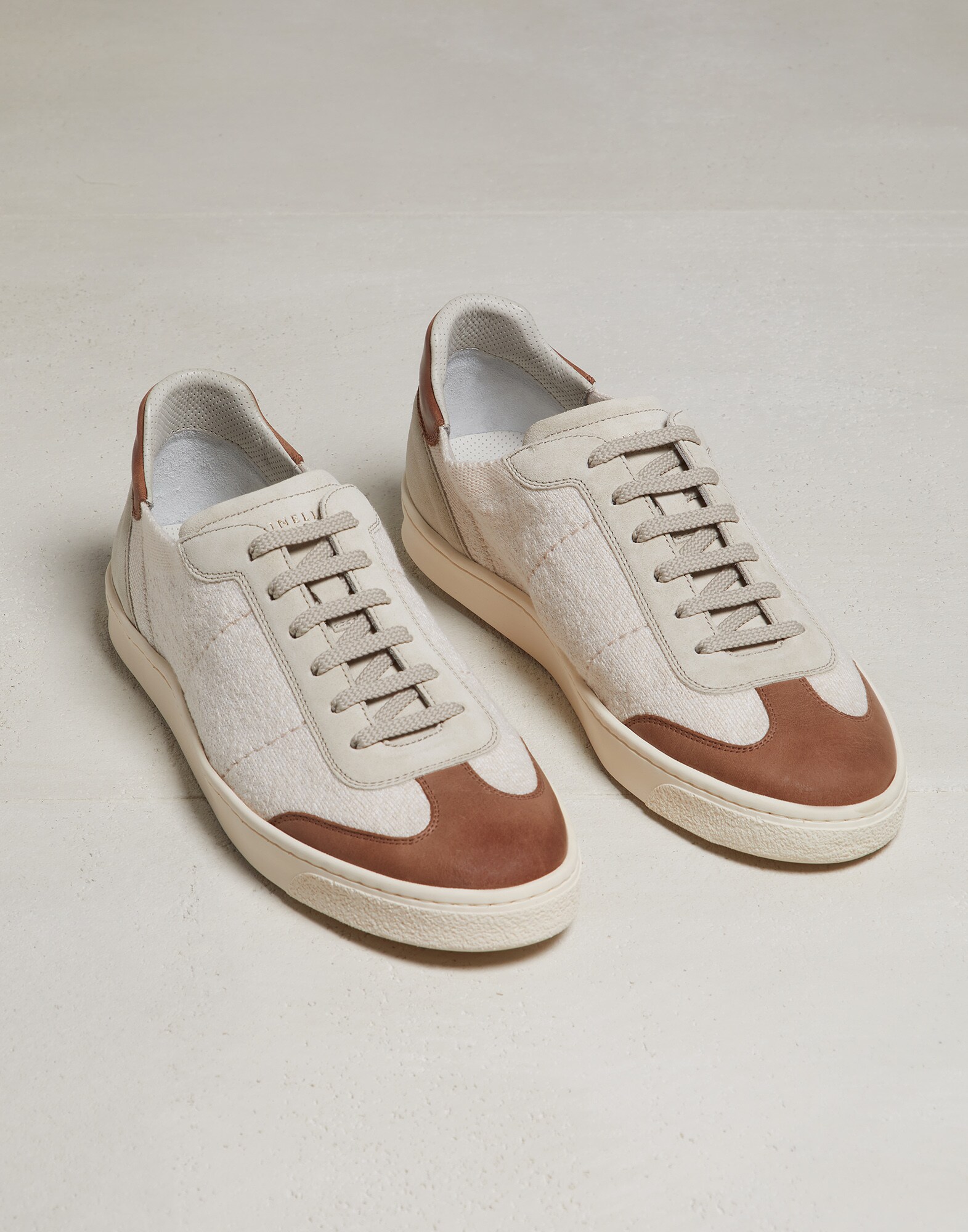 Sneakers - Front view