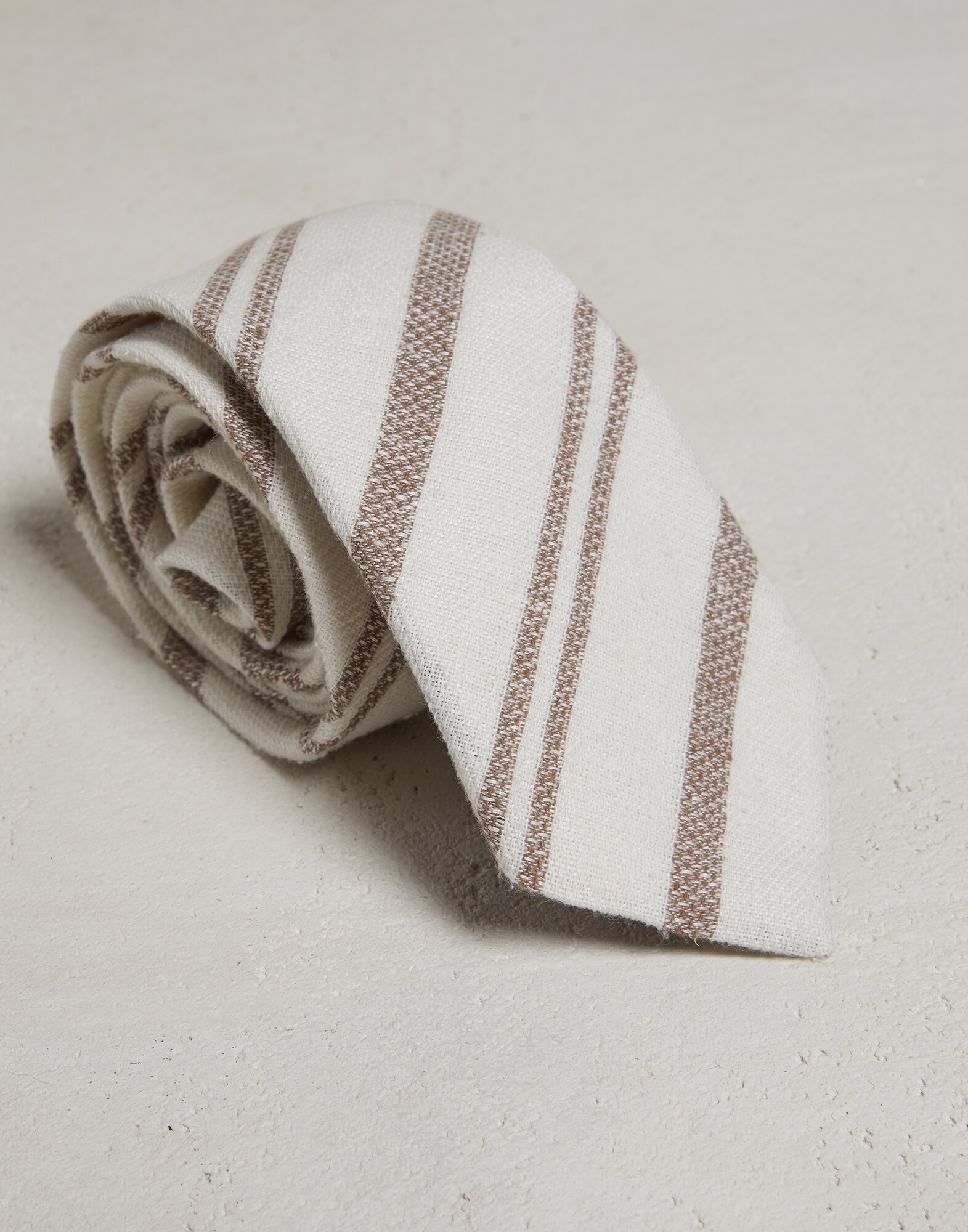 Tie - Detail view