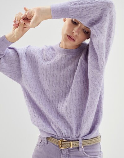 Crewneck - Editorial view