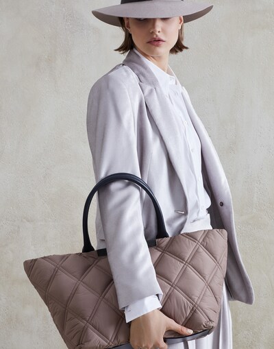 Shopper - Editorial view