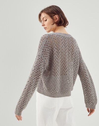 V-neck - Back view