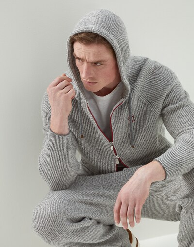 Sweatshirt - Editorial view