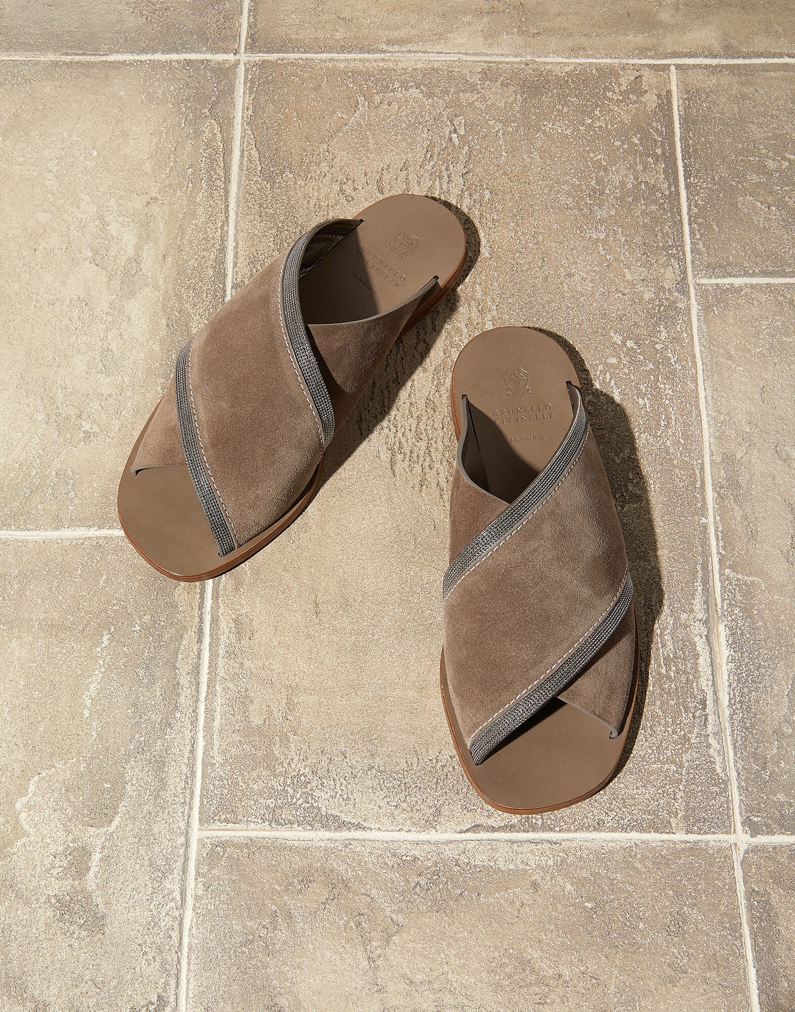 Slides - Full look