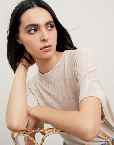 Crewneck - Editorial view