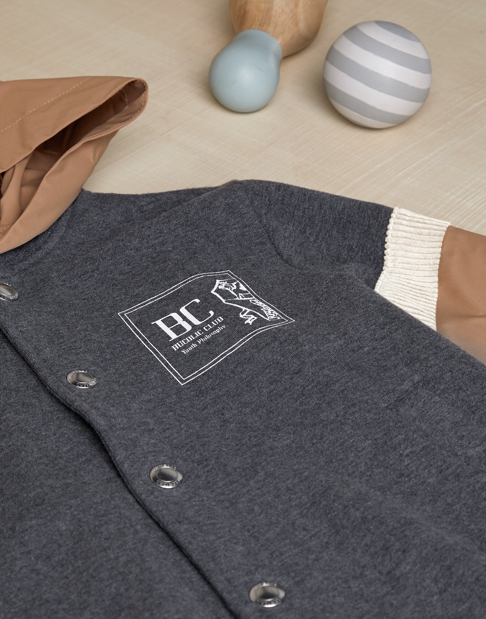 Topwear - Detail