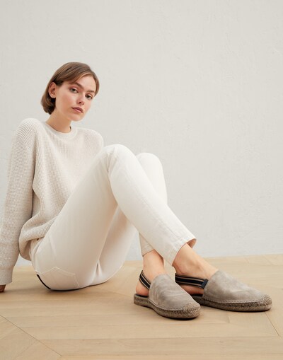 Mules - Editorial view