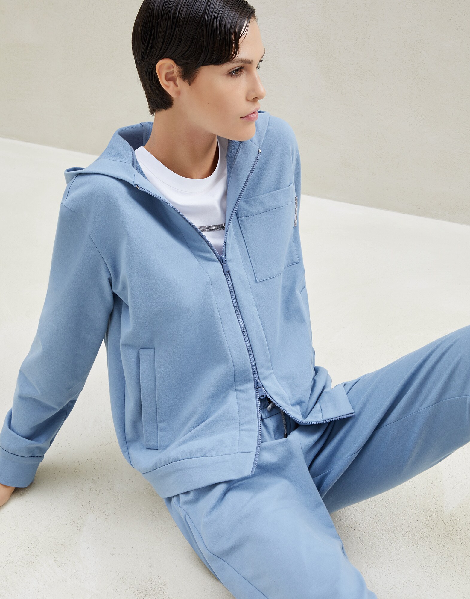 Sweatshirt - Editorial view