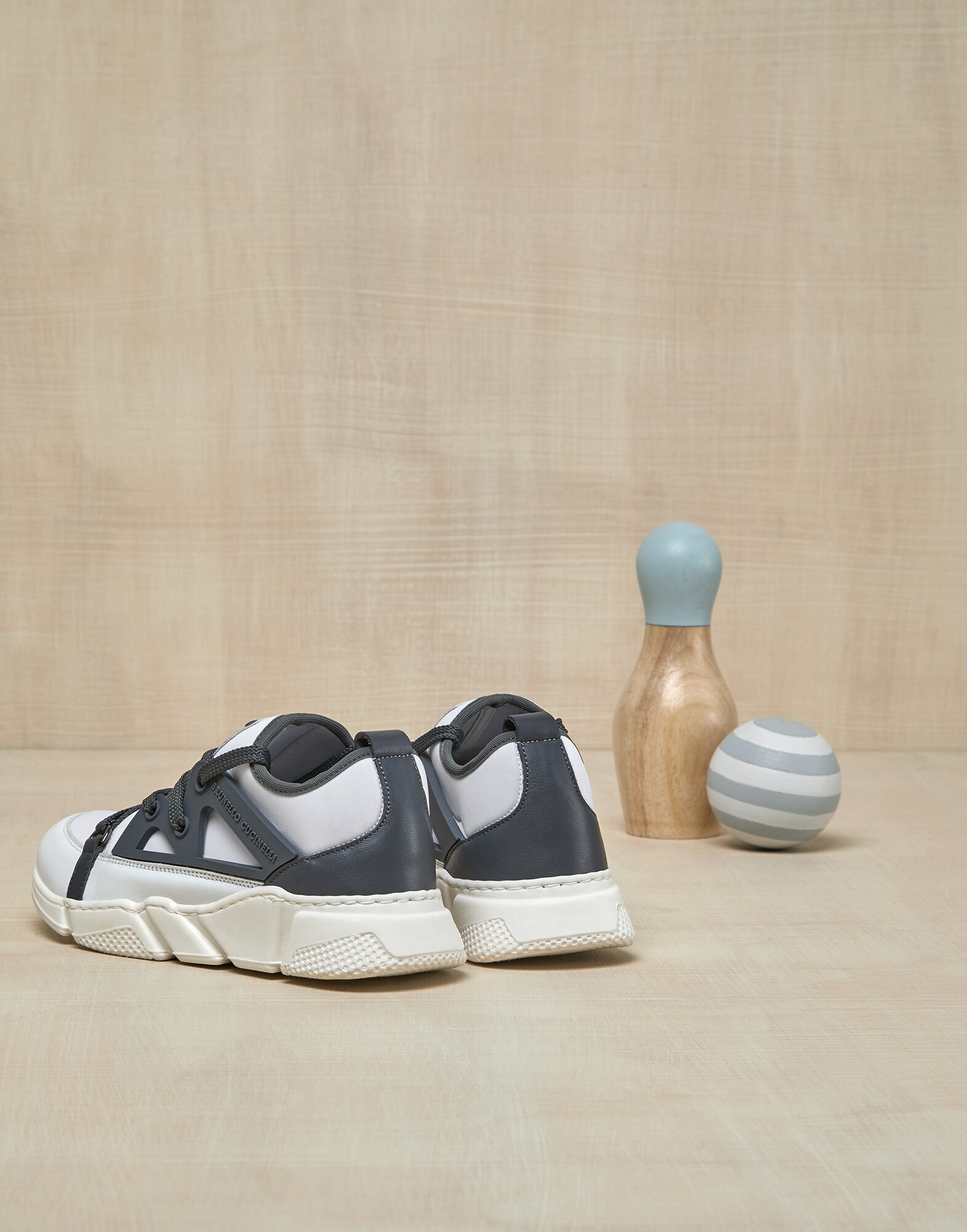 Sneakers - Back view