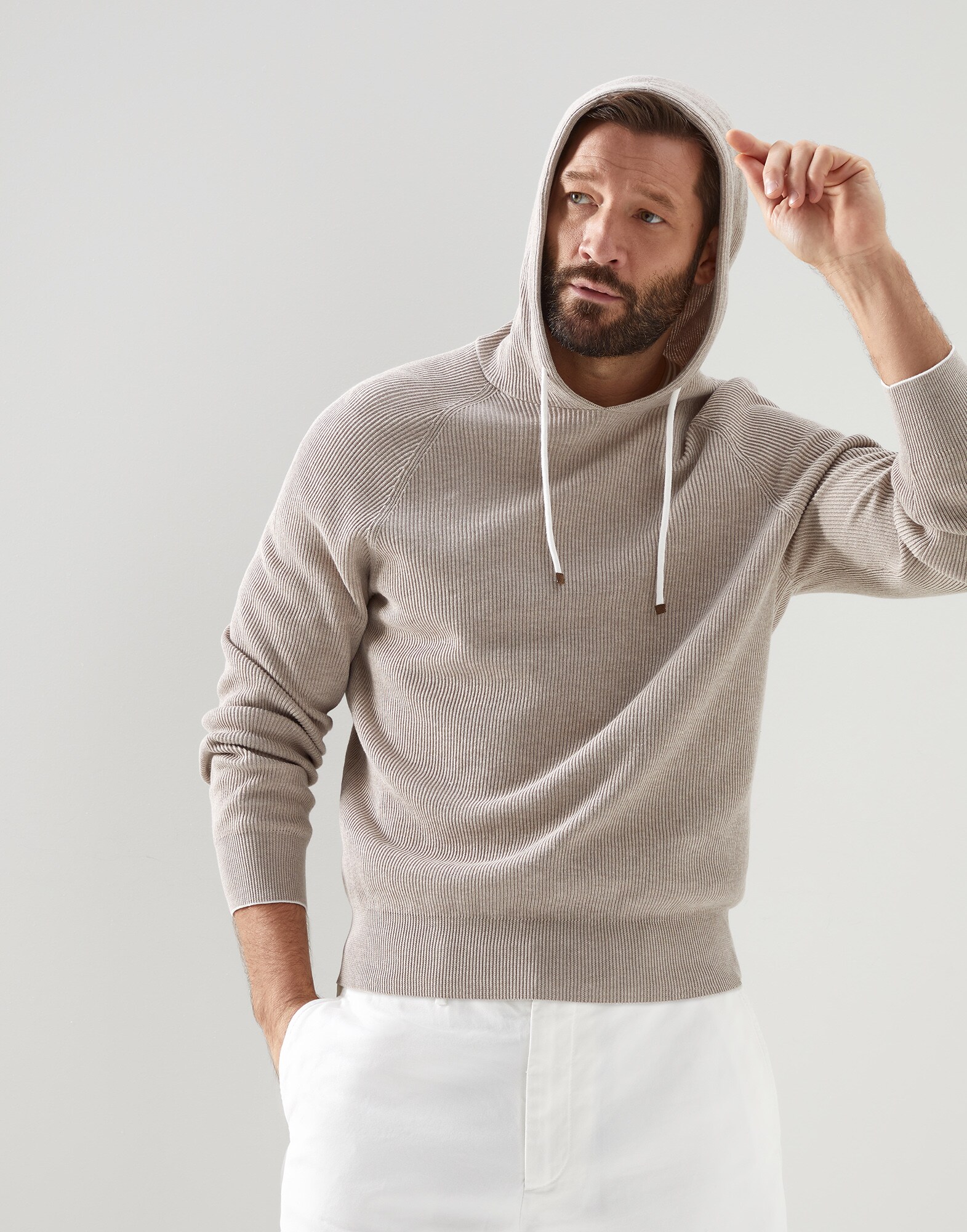 Crewneck - Editorial view