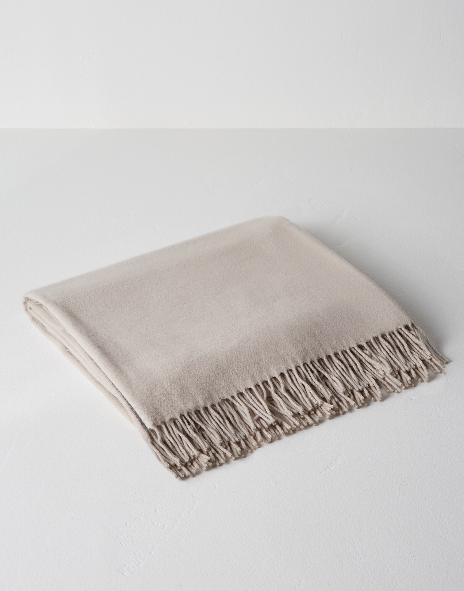 Throws - Front view