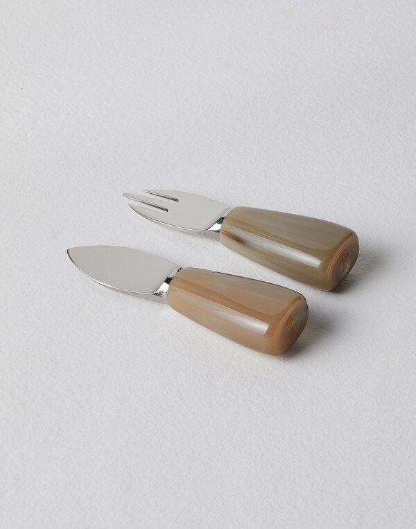 2-piece cheese cutlery set Natural Horn Lifestyle - Brunello Cucinelli 