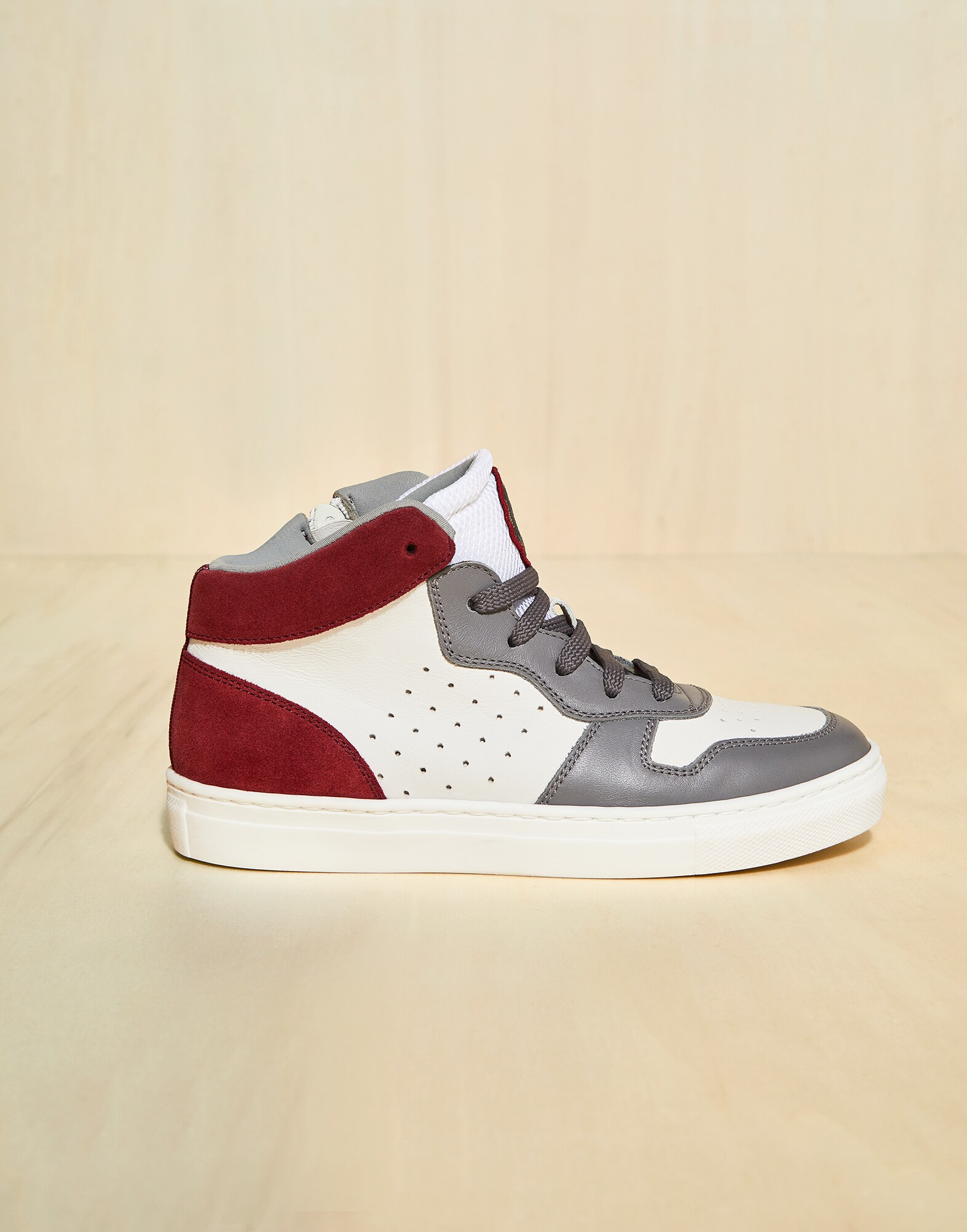 Sneakers - Editorial view