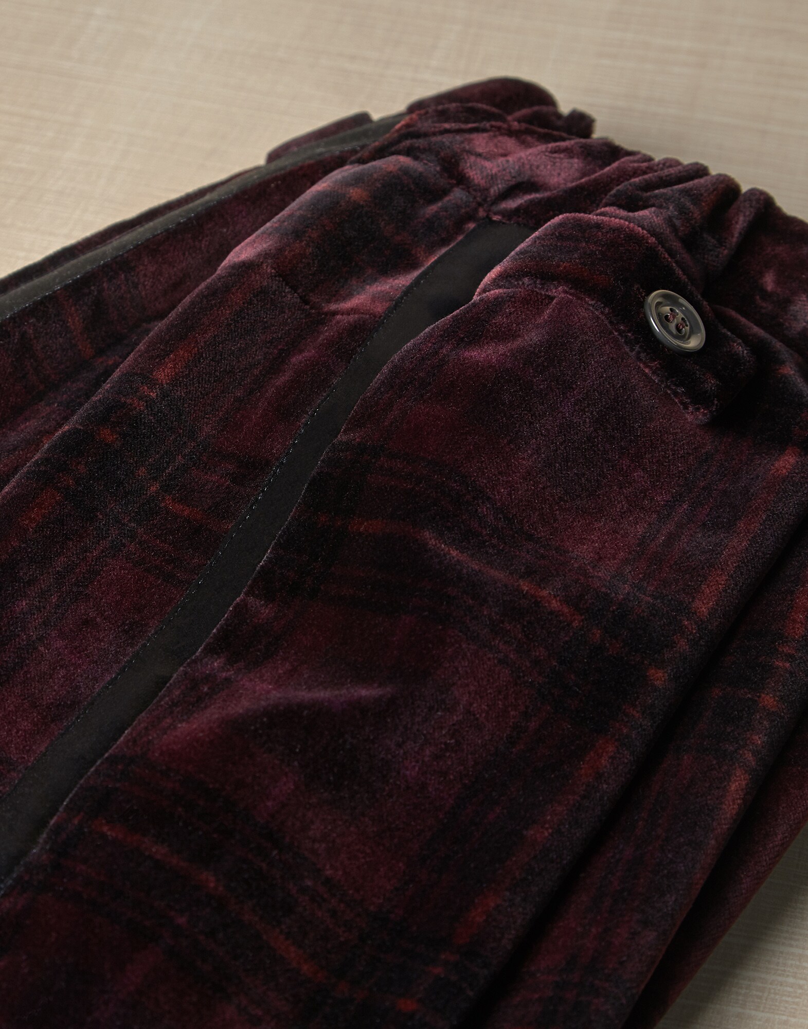 Trousers - Detail view