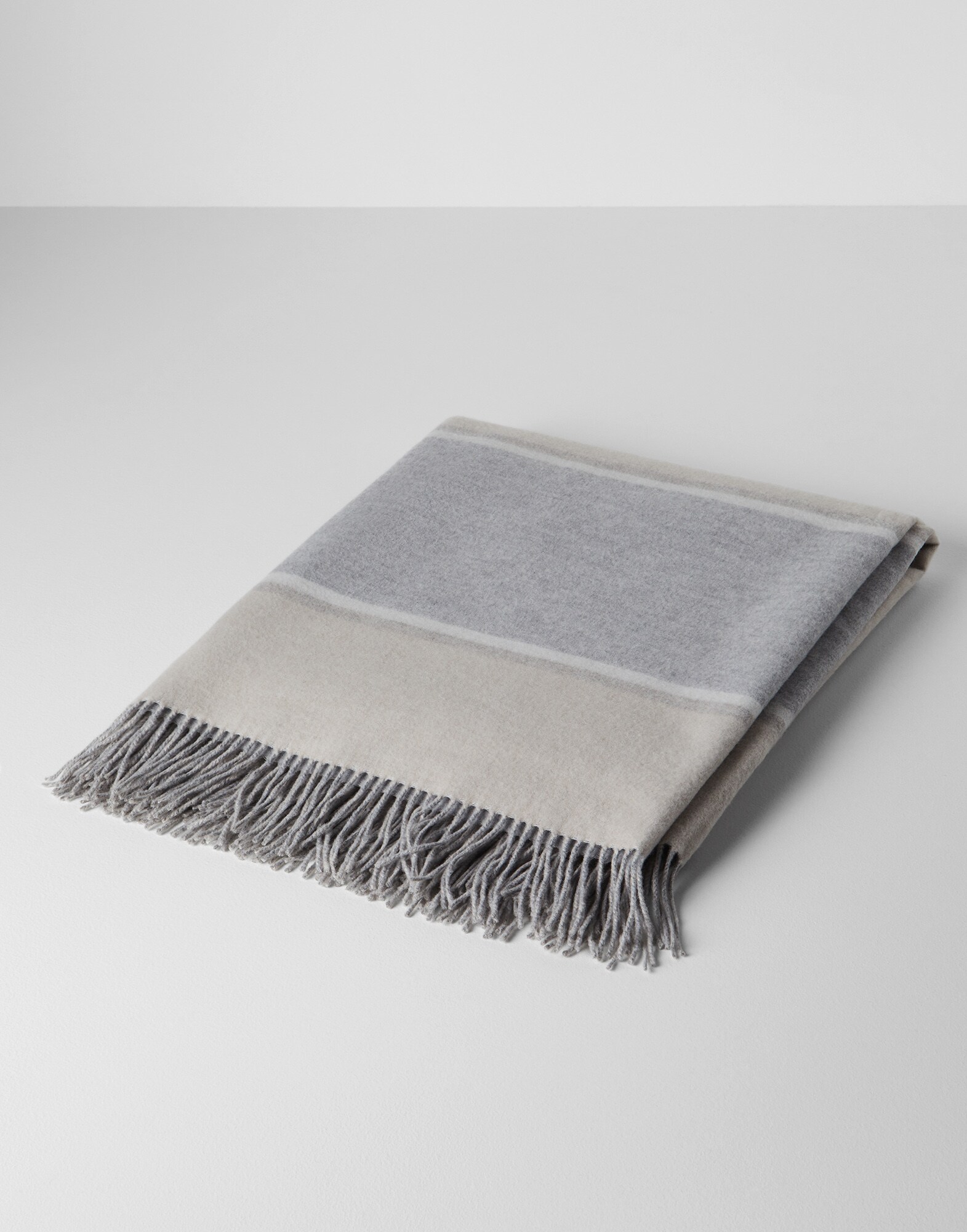 Throws - Front view