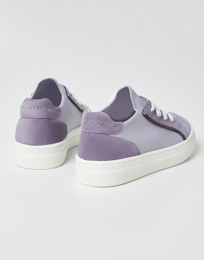 Sneakers - Back view