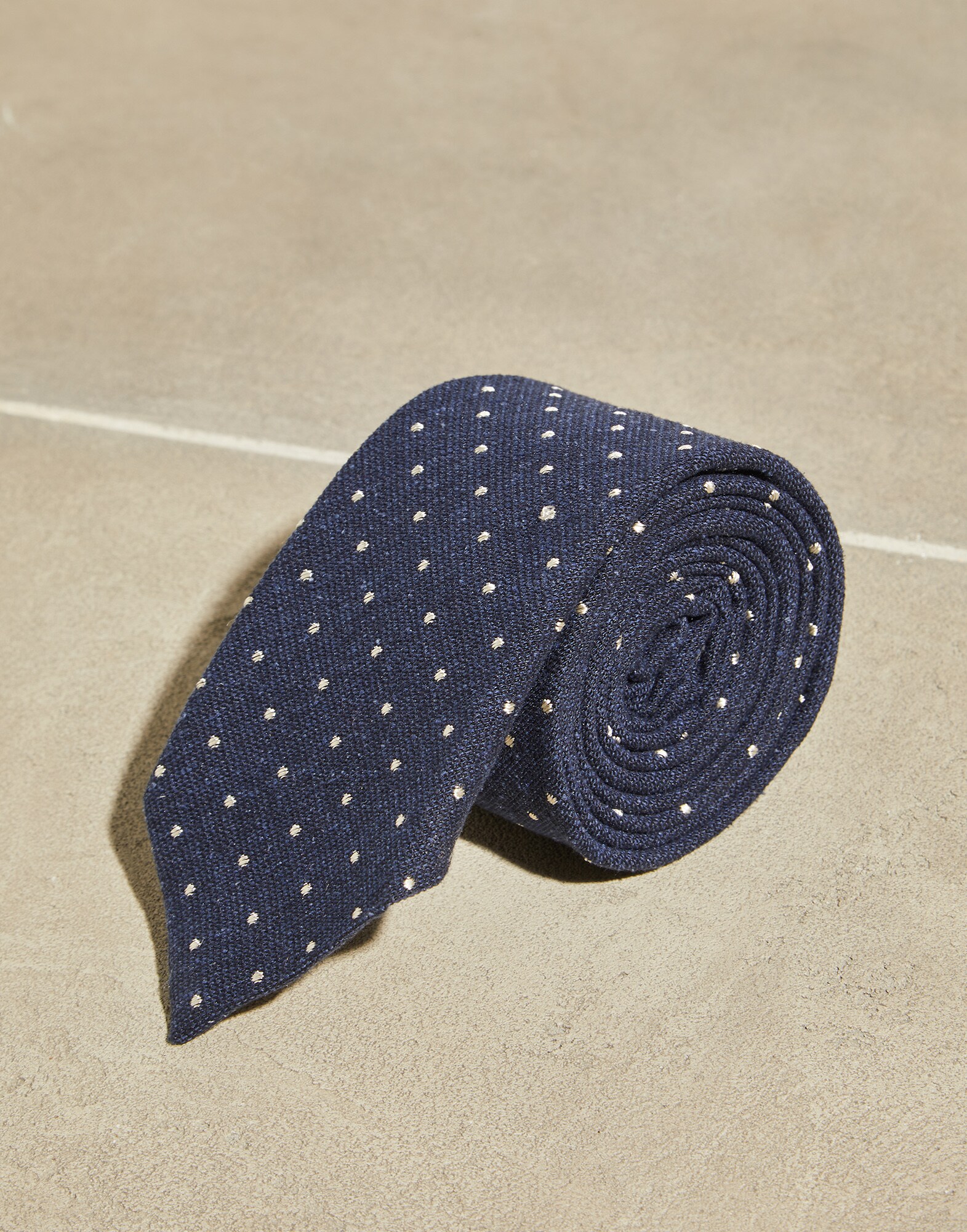Tie - Back view