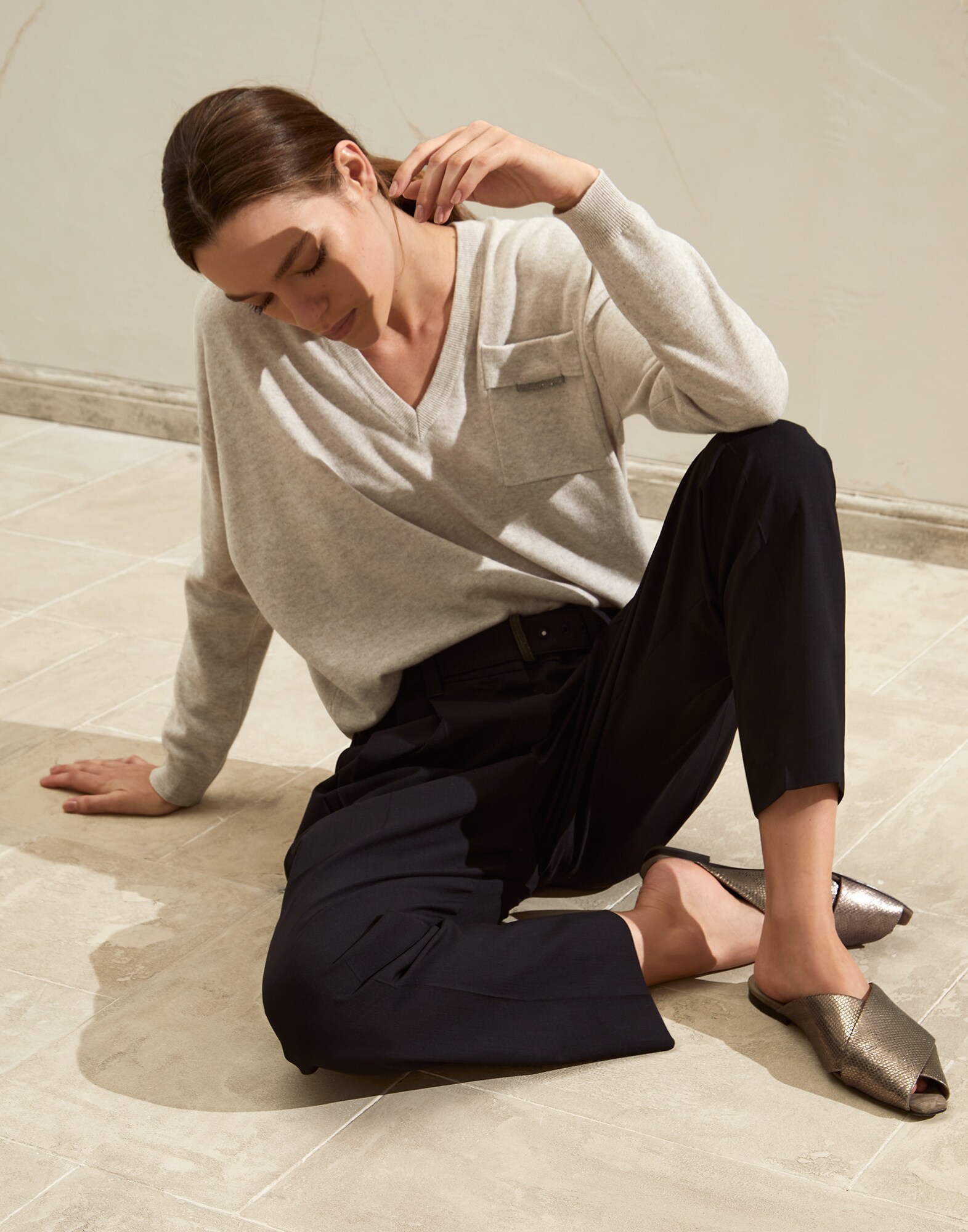 V领套衫 - Editorial