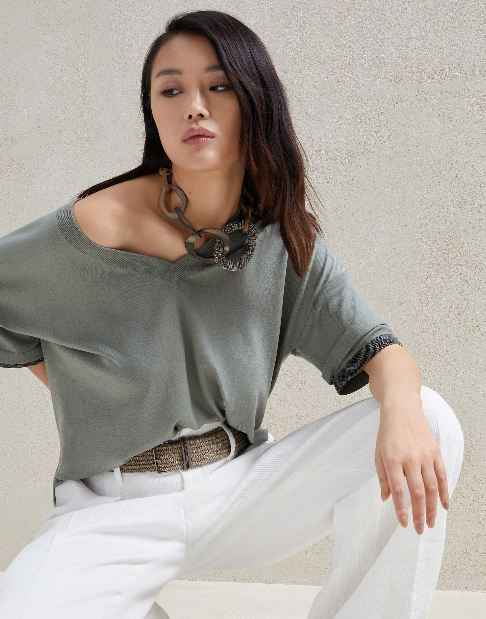 V-neck - Editorial view