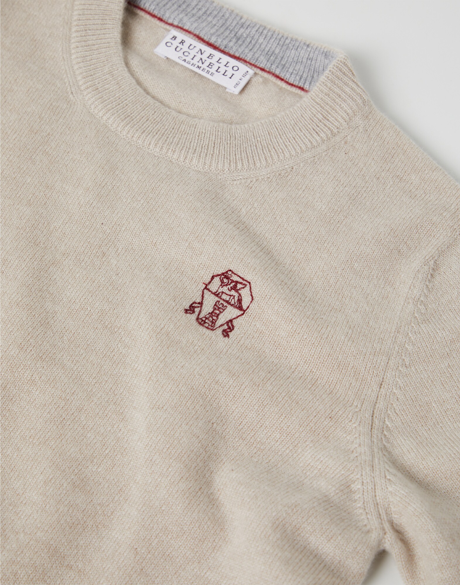 Cashmere sweater
                            Sand Boy - Brunello Cucinelli
                        
