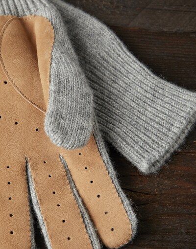 Gloves - Detail view