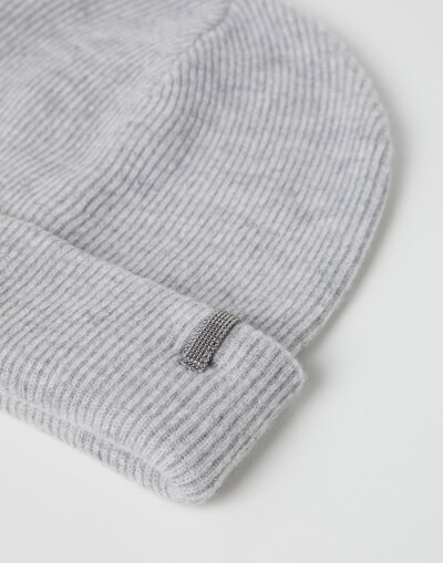 Hats & Gloves - Detail view