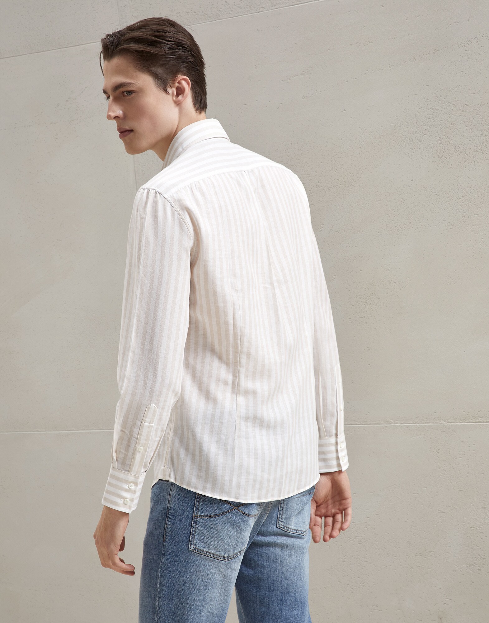 Slim - Back view